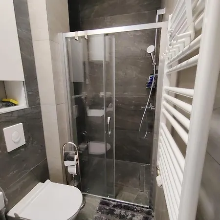 Yellow Submarine Apartment *